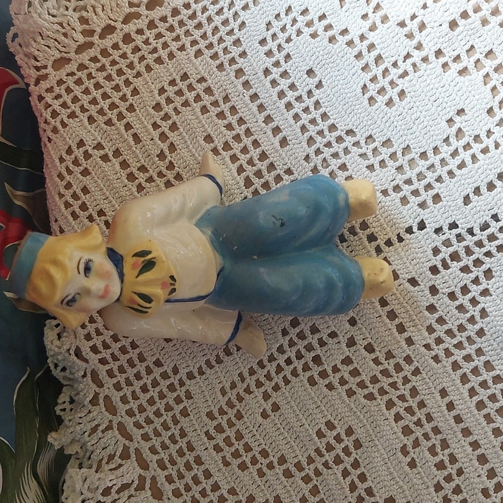VINTAGE CERAMIC ARTS STUDIO  DUTCH figurine